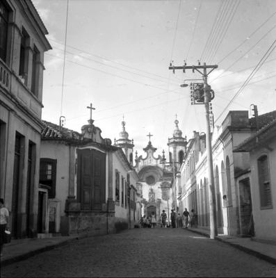 Casario colonial e igreja de Nossa Senhora do Carmo