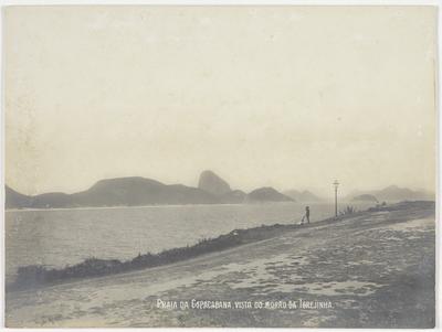 Praia de Copacabana vista do morro da Igrejinha