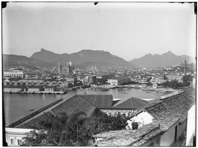 Centro do Rio de Janeiro visto a partir da Ilha das Cobras