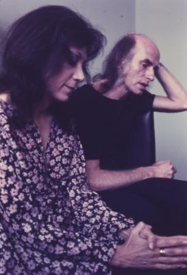 O repórter Karl Brugger entrevista Judith Malina e Julian Beck, criadores do Living Theater, presos em Belo Horizonte