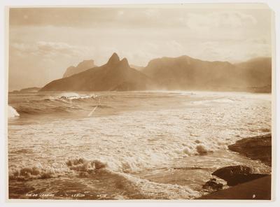 Praia do Arpoador, Morro Dois Irmãos e Pedra da Gávea