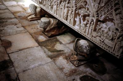 Mosteiro de Alcobaça - túmulo de Inês de Castro