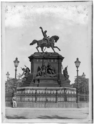 Monumento em homenagem a D. Pedro I, estátua equestre