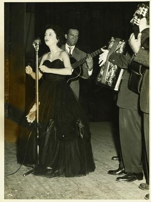 Isaurinha Garcia e Armandinho Neves