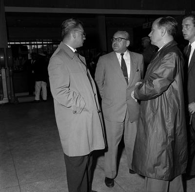 Dirigente da Amortex no aeroporto - embarque