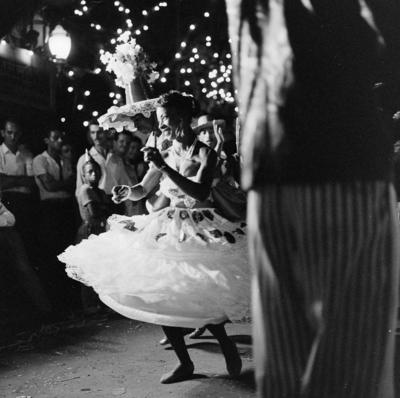 Passistas no desfile da escola de samba dos Acadêmicos do Salgueiro