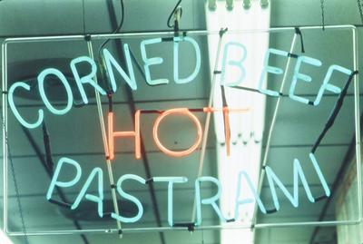 Flagrante de rua - placas, letreiros e cartazes