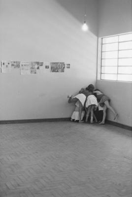 Meninas na aula de dança e criatividade