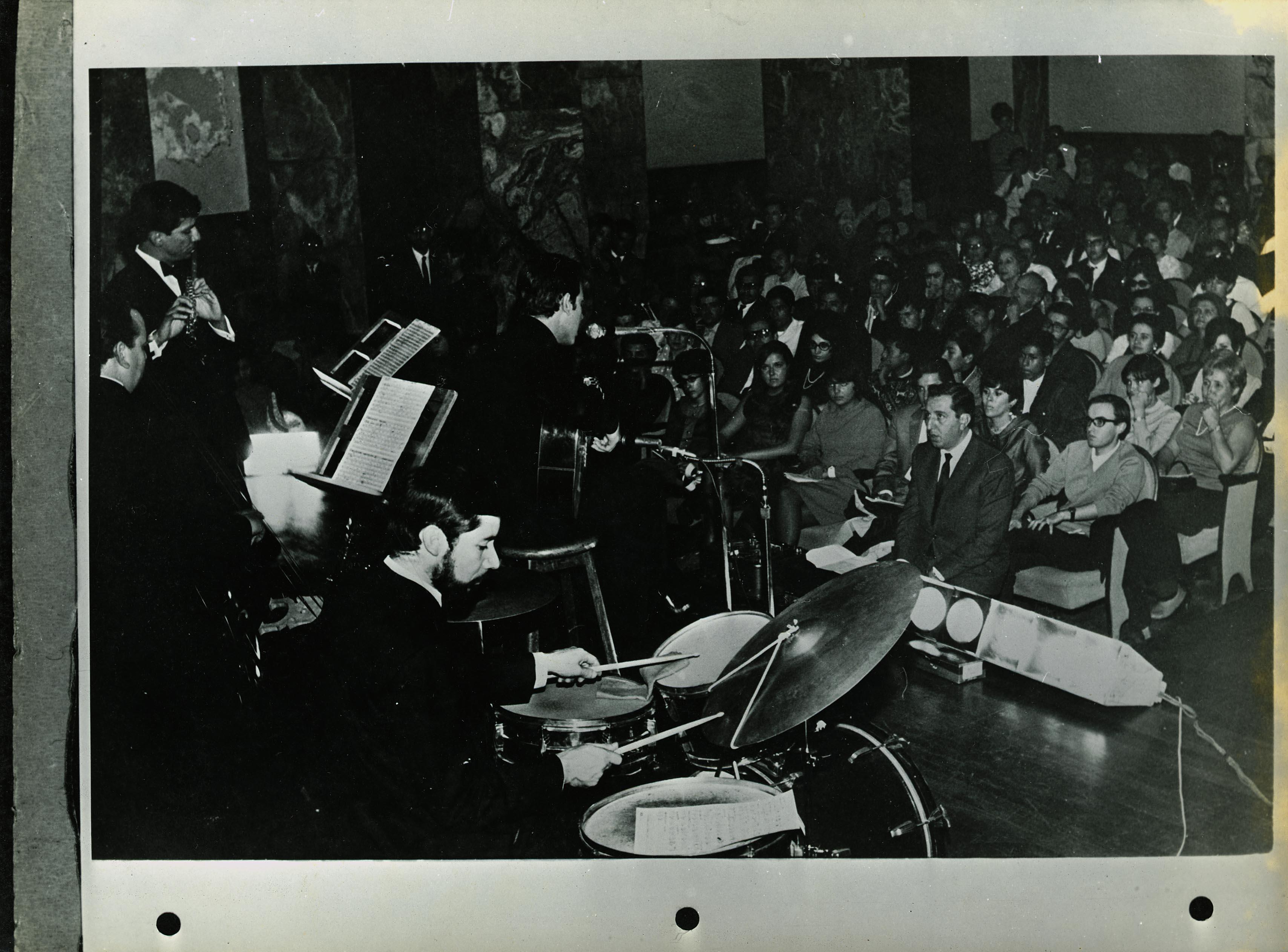 Conjunto musical não identificado