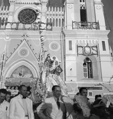 Canindé, romeiros, procissão com imagem de São Francisco das Chagas