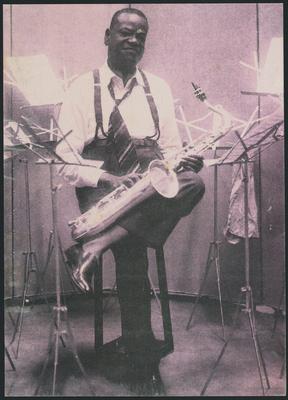 Pixinguinha com o saxofone