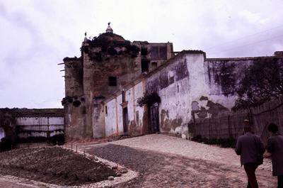 Edificação em ruínas