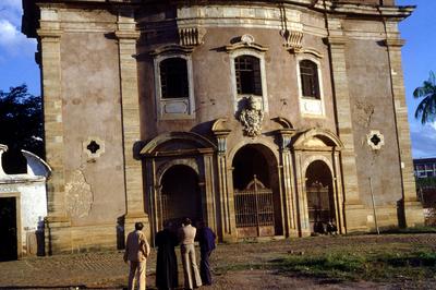 Igreja de São Pedro dos Clérigos - parte inferior da fachada
