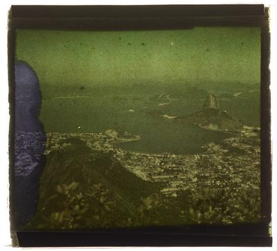 Enseada de Botafogo e o Morro do Pão de Açucar; tomados do Morro do Corcovado