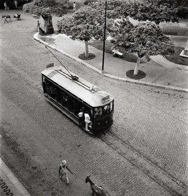 Bonde em rua do Rio de Janeiro
