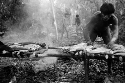 Série Xingu - Preparo de peixe assado