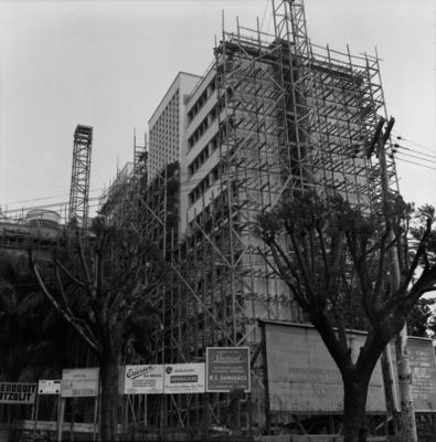 Stig - prédio em obras e instalações