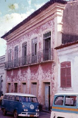 Sobrado e casas