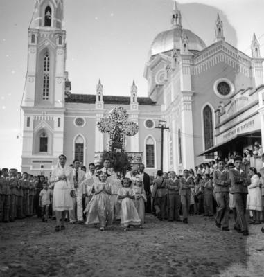 Canindé, romeiros, procissão com imagem de São Francisco das Chagas