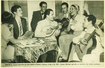 Carmen e Aurora Miranda com Nestor Amaral (reprodução de periódico)