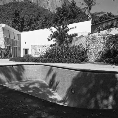 Painel de Burle Marx na residência de Walther Moreira Salles, projeto de Olavo Redig de Campos