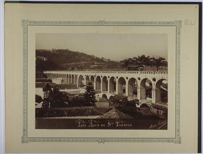 Bonde sobre os arcos da Lapa