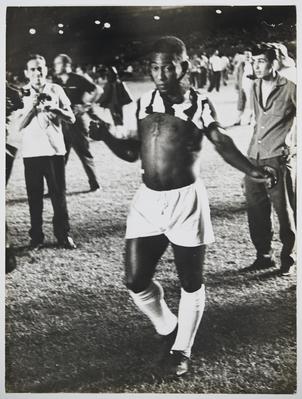 Pelé após jogo pelo Santos
