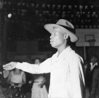 Nelson Pouco Fumo no ensaio na Portela