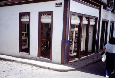 Casa residencial adaptada a comércio