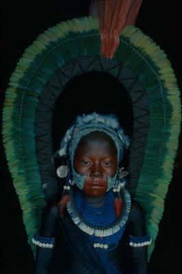 Série Xingu - Criança do povoTxucarramãe adornada para cerimonial das mulheres