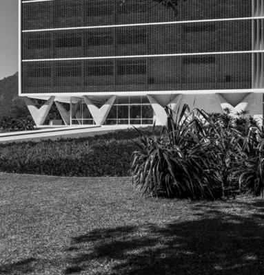 Hospital SulAmérica, atual Hospital Federal da Lagoa, projeto de Oscar Niemeyer, Helio Uchoa e Burle Marx