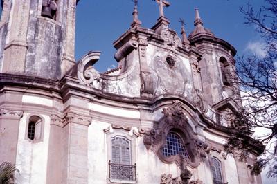 Igreja de Nossa Senhora do Carmo - frontaria - coroamento