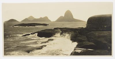 O Pão de Açucar tomado do Forte do Imbuí