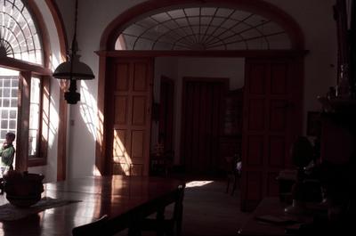 Casa do Barão de Vassouras - janelas e porta entre salas