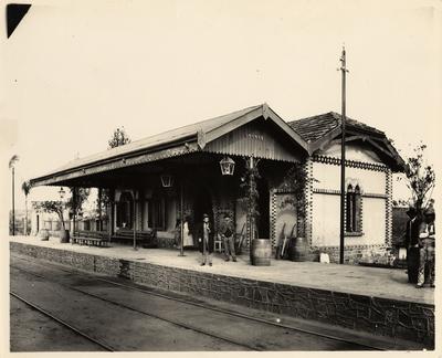 Companhia Paulista de Estradas de Ferro (Ramal de Descalvado), Estação ferroviária de Araras, Km 135