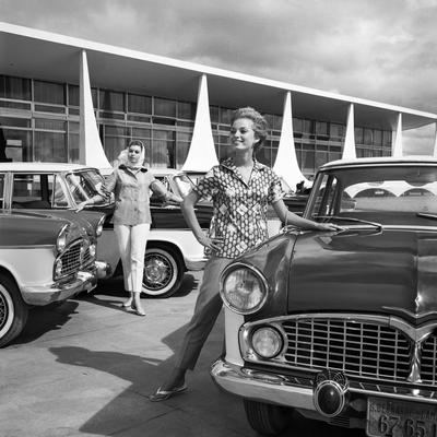 Campanha “Novo toque de bom gosto na moderna paisagem brasileira”, Simca Chambord