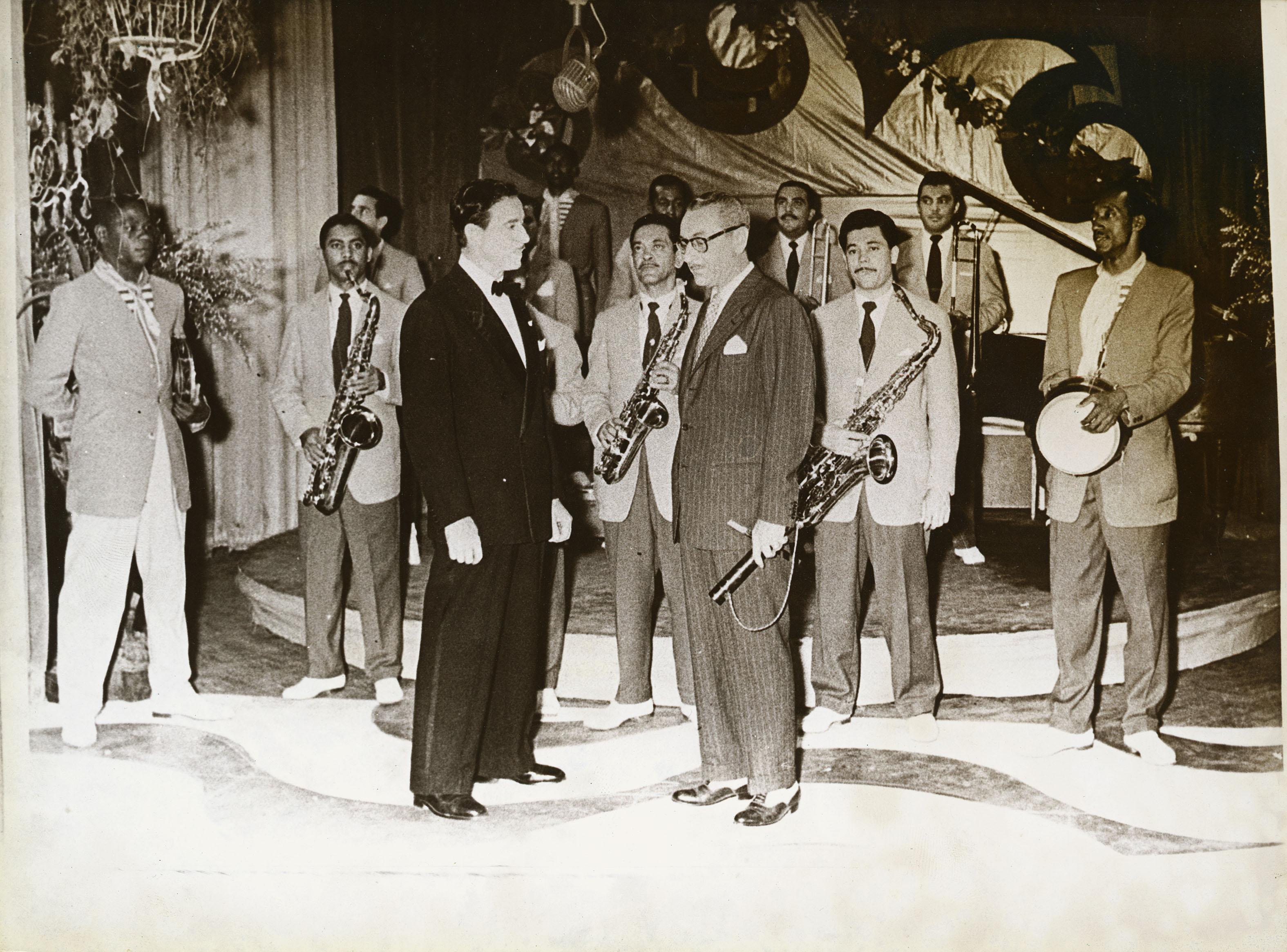 Ary Barroso no palco com reco-reco