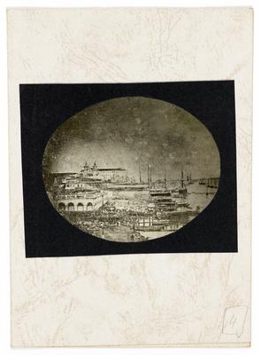 Mercado da Candelária, ao fundo o Mosteiro de São Bento (Reprodução)