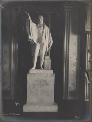 Estátua de Clemente Pereira