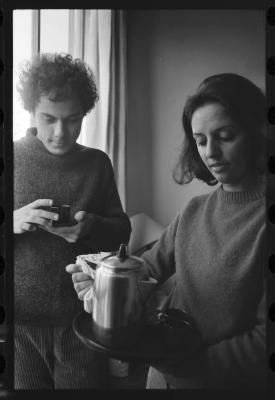 Luiz Carlos Ripper e Lena, na casa de Jorge, antes de viagem para locações do filme do Caca Diegues