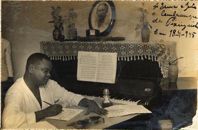 Pixinguinha compondo