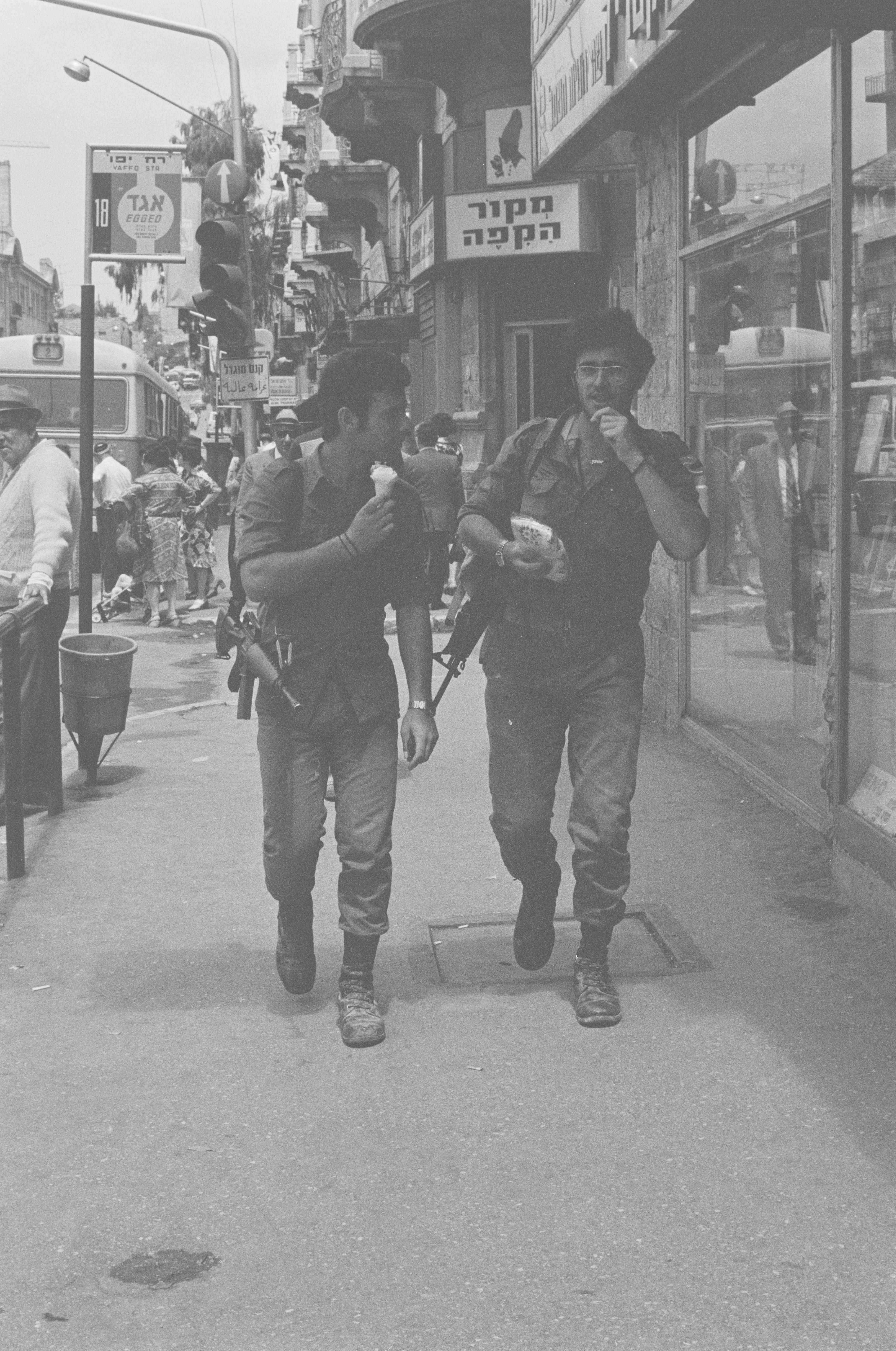 Soldados tomando sorvete