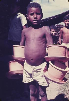 Transporte de cerâmicas que serão vendidas em Salvador