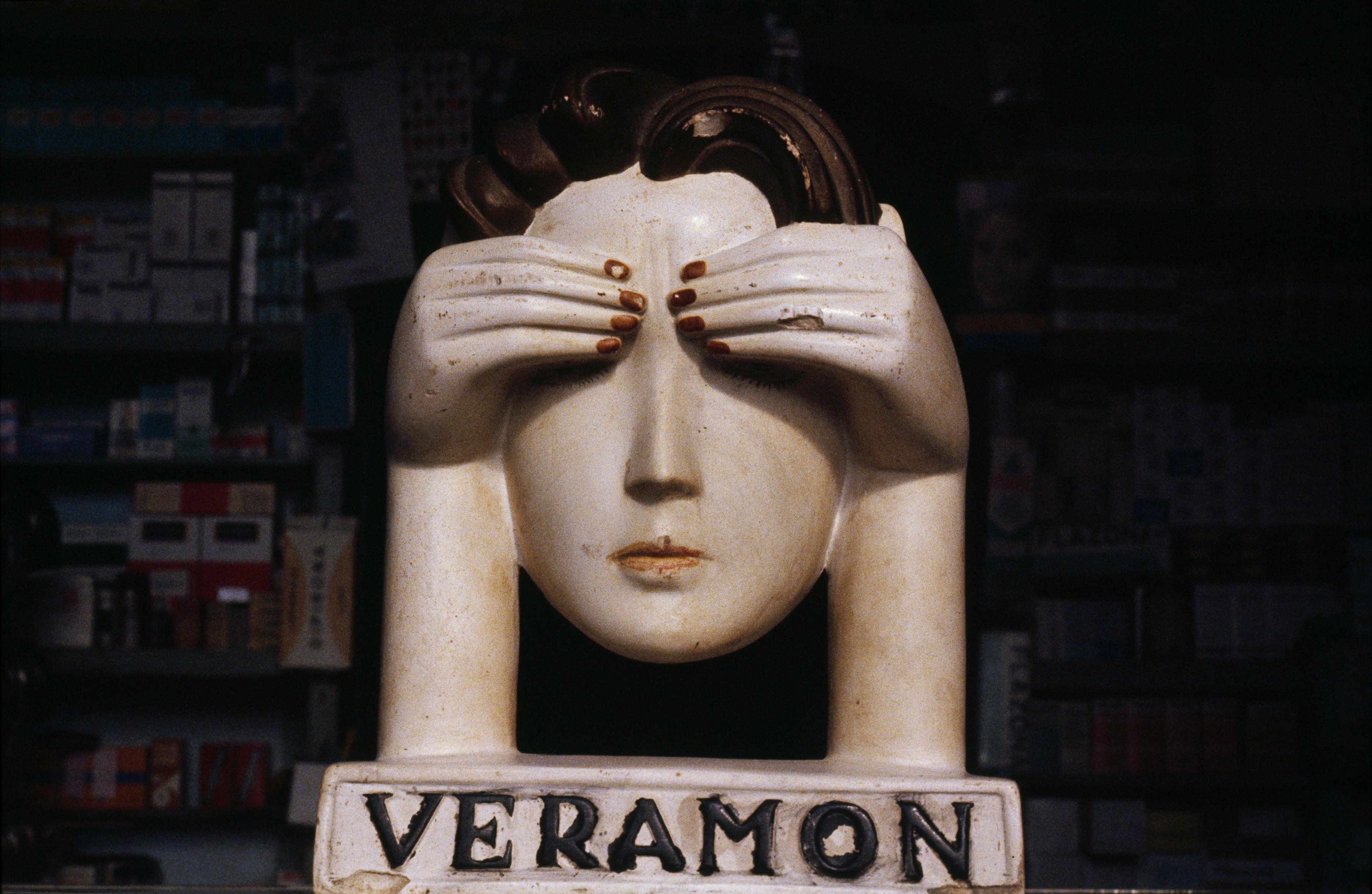 Flagrante de rua - placas, letreiros e cartazes