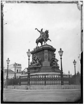 Monumento em homenagem a D. Pedro I, estátua equestre