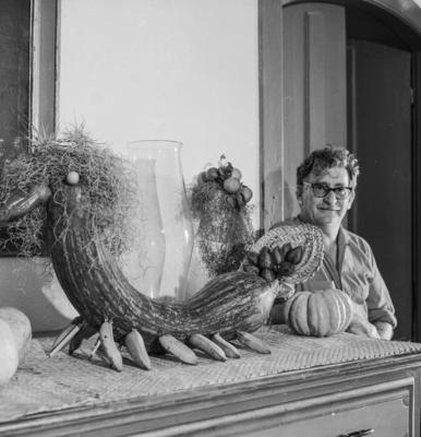 Burle Marx no interior do Sítio Burle Marx