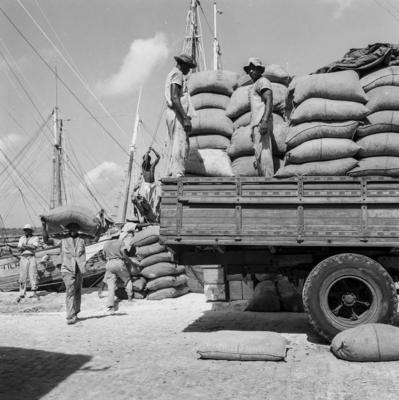 São Luís, movimento no porto