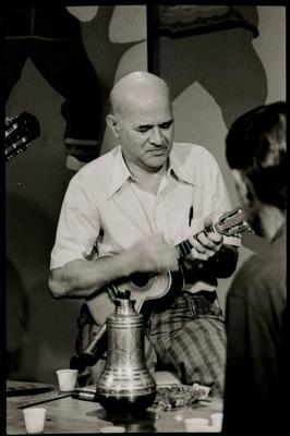 Jayme Soares com o cavaquinho