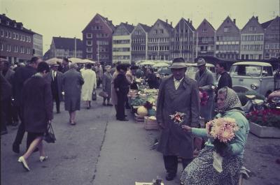 Feira em frente à Principal Igreja de Ulm