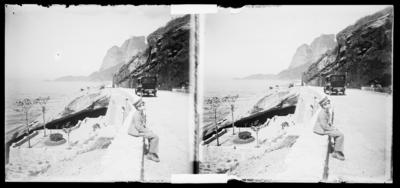 Avenida Niemeyer; destaque para a Pedra da Gávea ao fundo